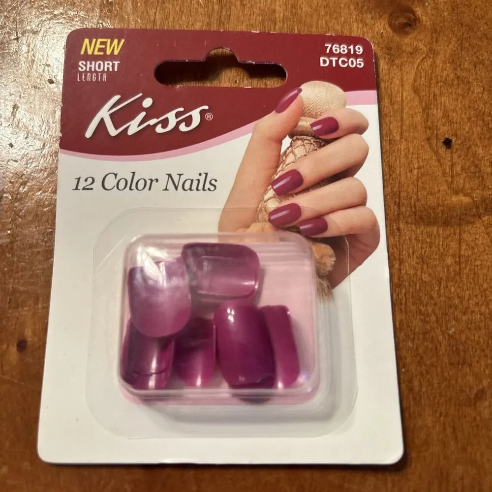 Kiss color nails